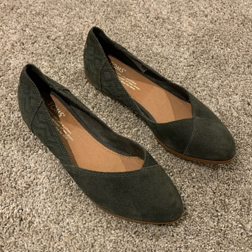 Brand new Tom flats